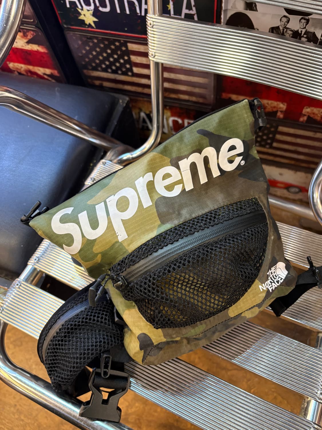 슈프림 X 노스페이스 힙색 상품이미지2