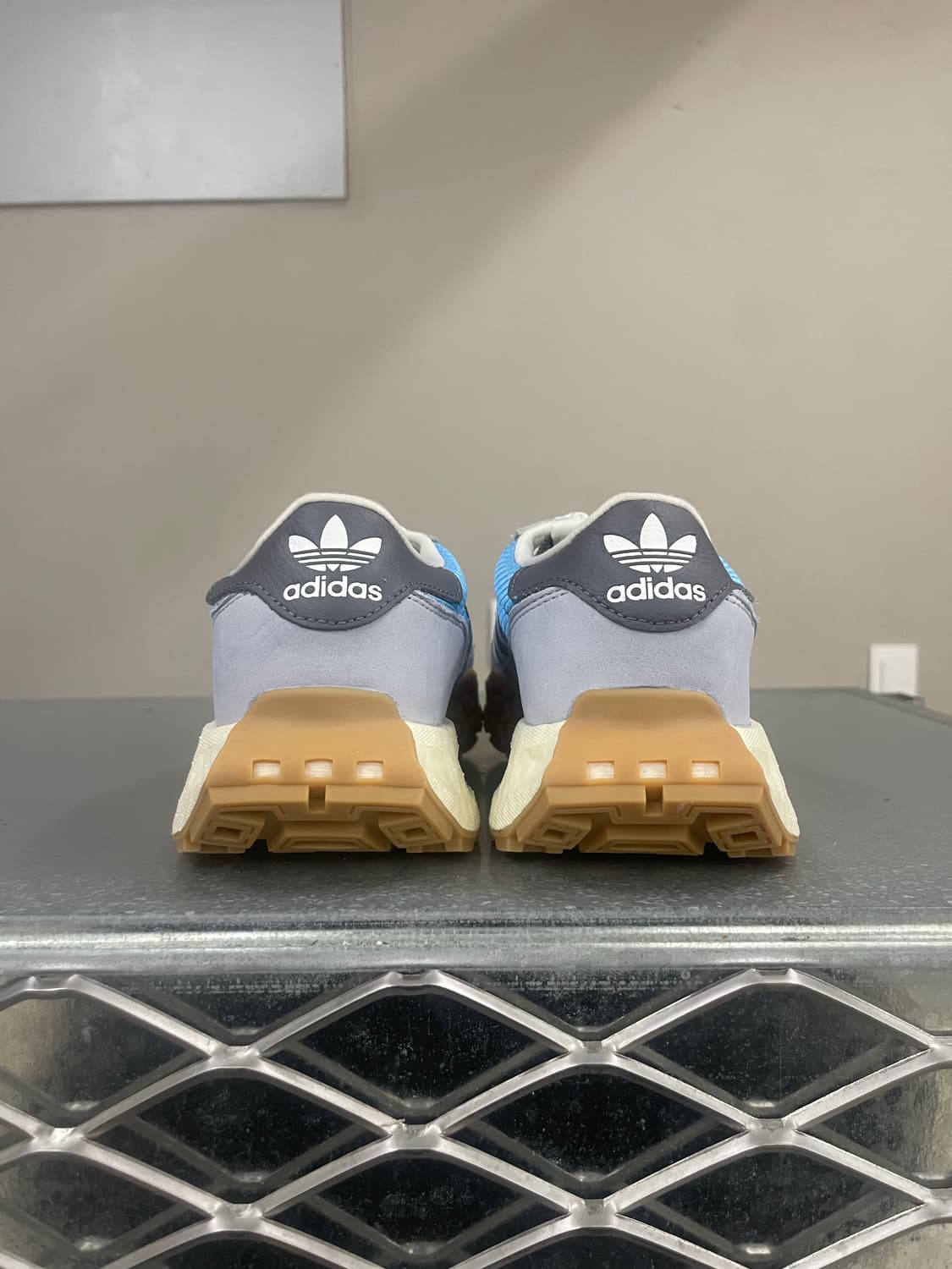 아디다스 레트로피 E5 부스트 225 상품이미지3