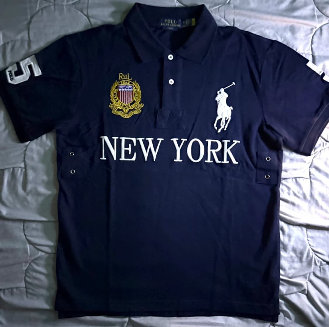 사진에 있는 폴로 뉴욕 카라티 네이비 M사이즈 구해요 상품이미지1