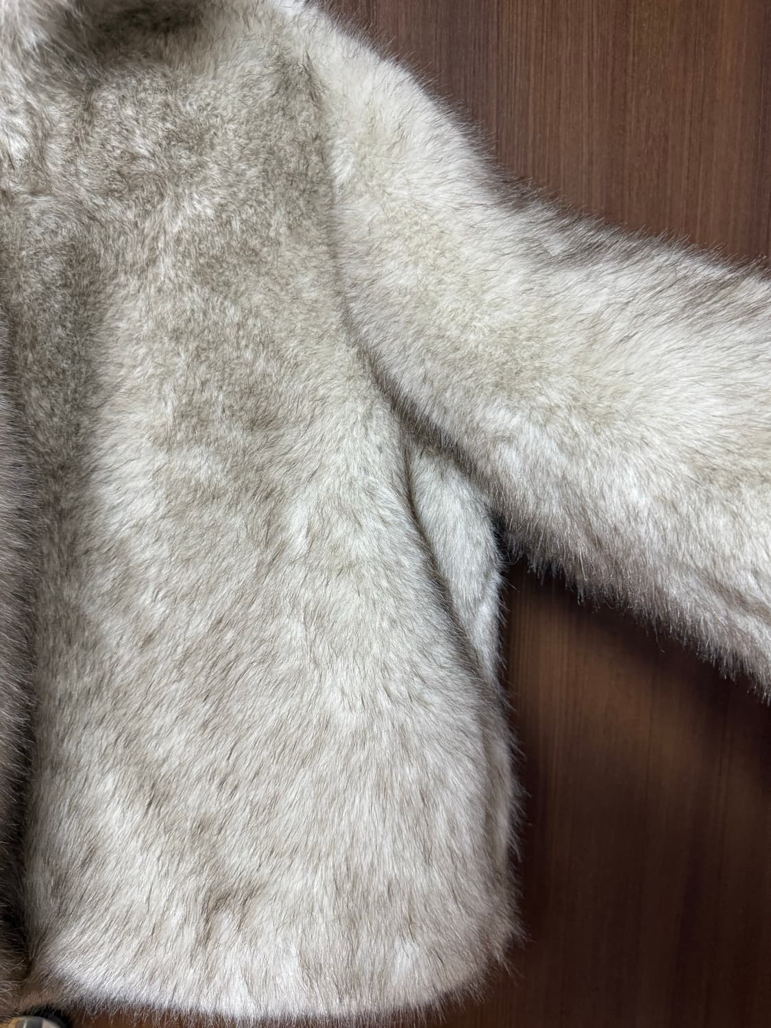 세릭 brushed fur jacket 퍼자켓 베이지 상품이미지5