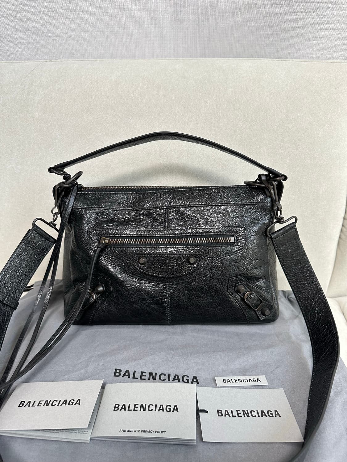 [새상품급 정품] 발렌시아가 르 시티 모터백 모토 블랙 상품이미지2