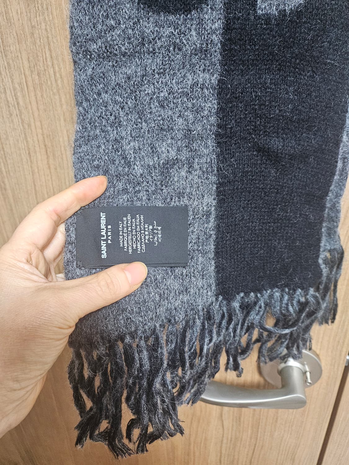 생로랑 머플러 상품이미지3