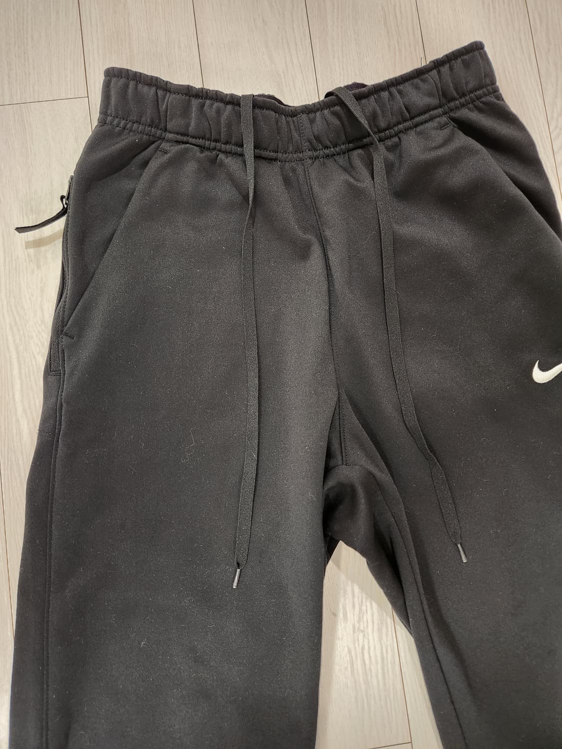 나이키 THERMA-FIT 기모 팬츠 사이즈s

사진이 이상하게 나왔는데 상품이미지3