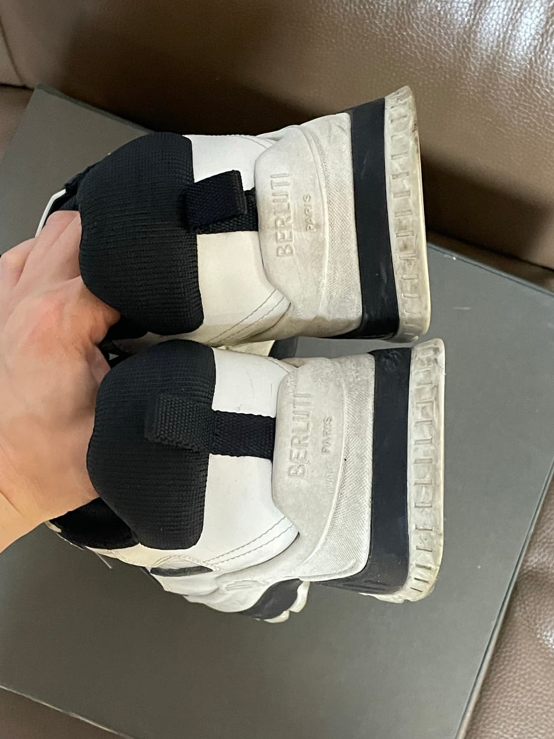 벨루티 크리스반아쉐 그래피티 41사이즈 상품이미지5