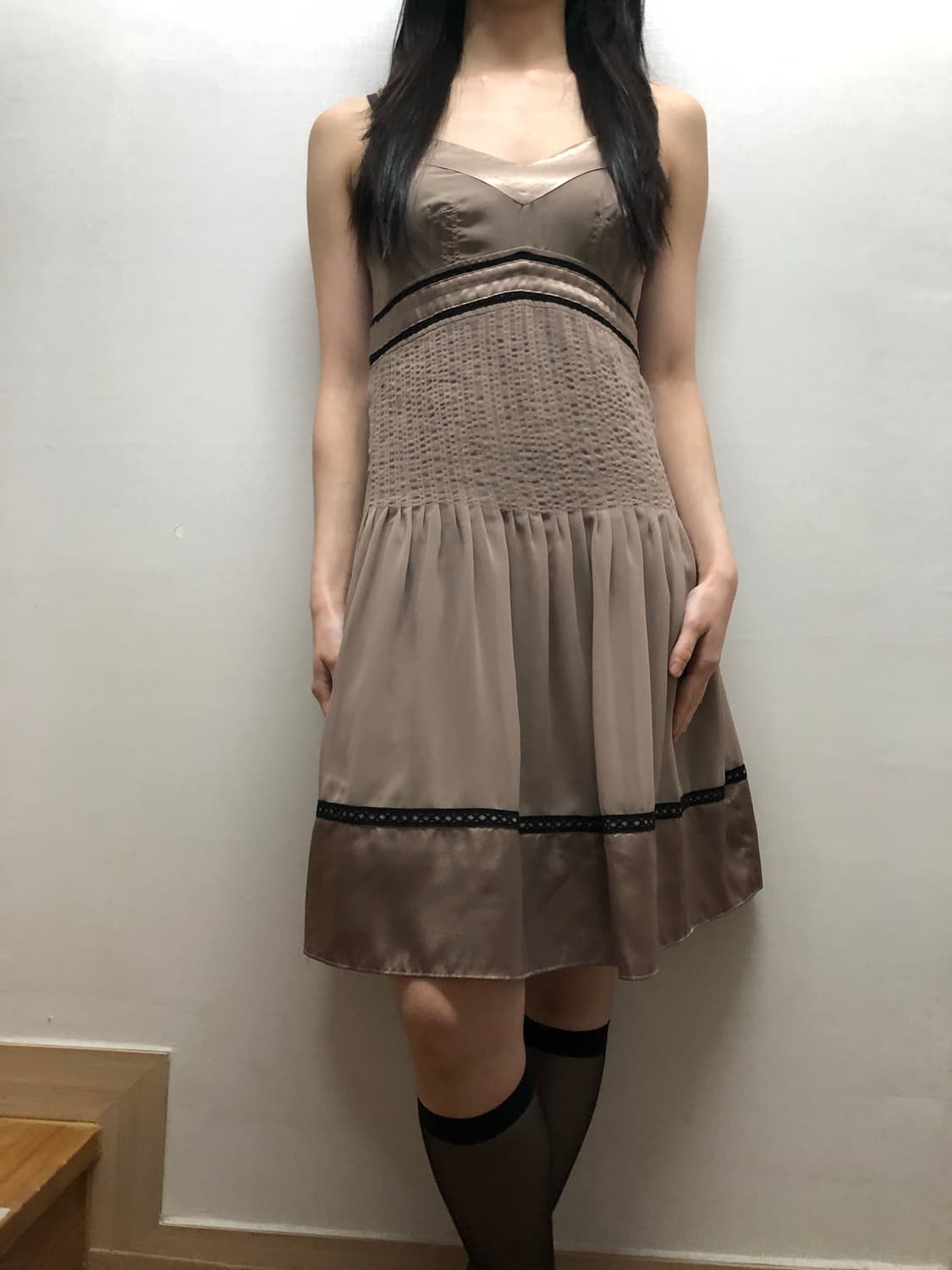 빈티지 베이지 셔링 원피스 상품이미지1