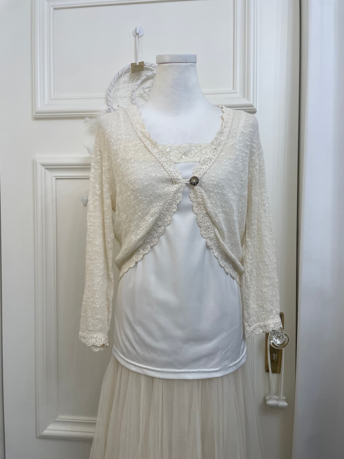 ivory one-button fairy buccle cardigan&l 상품이미지1
