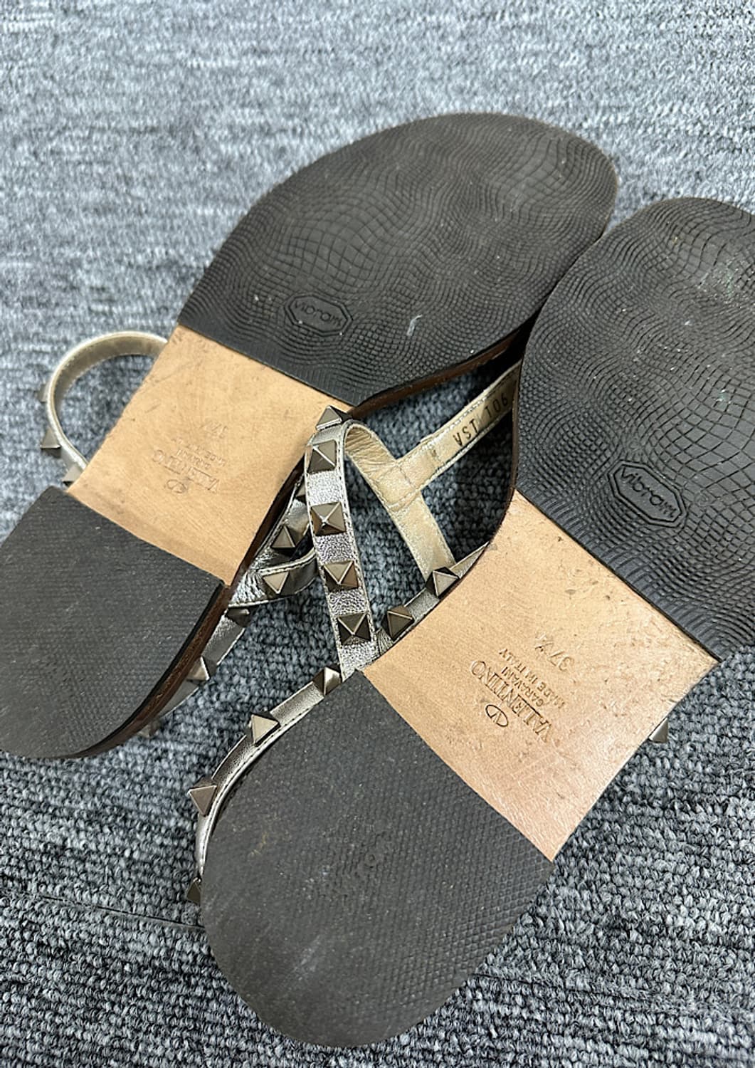 발렌티노 락스터드 샌들 235 상품이미지6