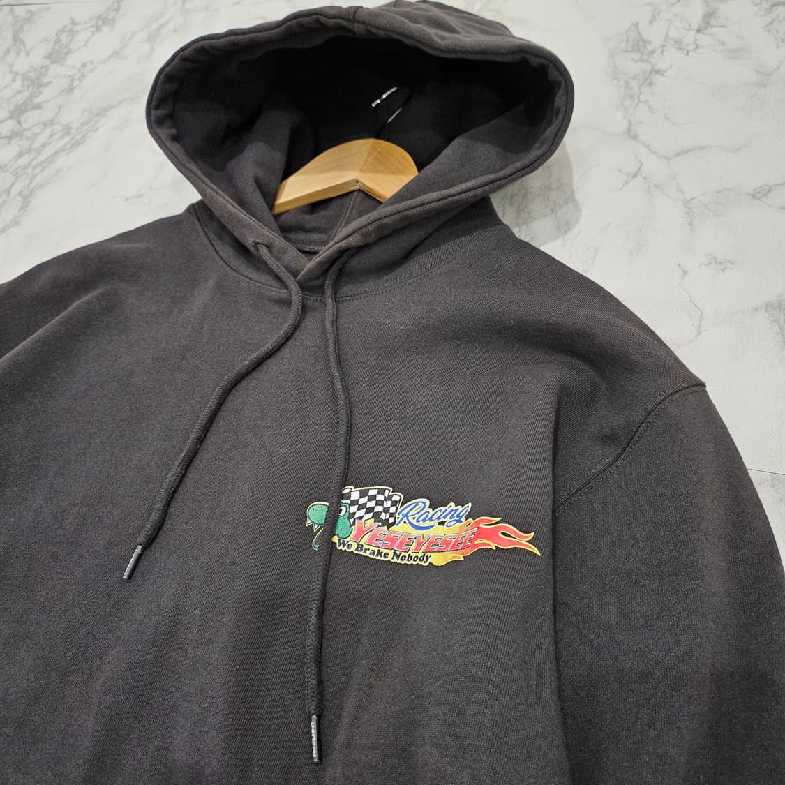 예쓰아이씨 레이싱 빅로고 블랙후드티
M 상품이미지5