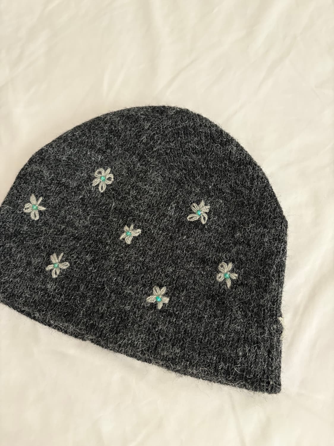 flower beads beanie 꽃 비즈 자수 비니 상품이미지3