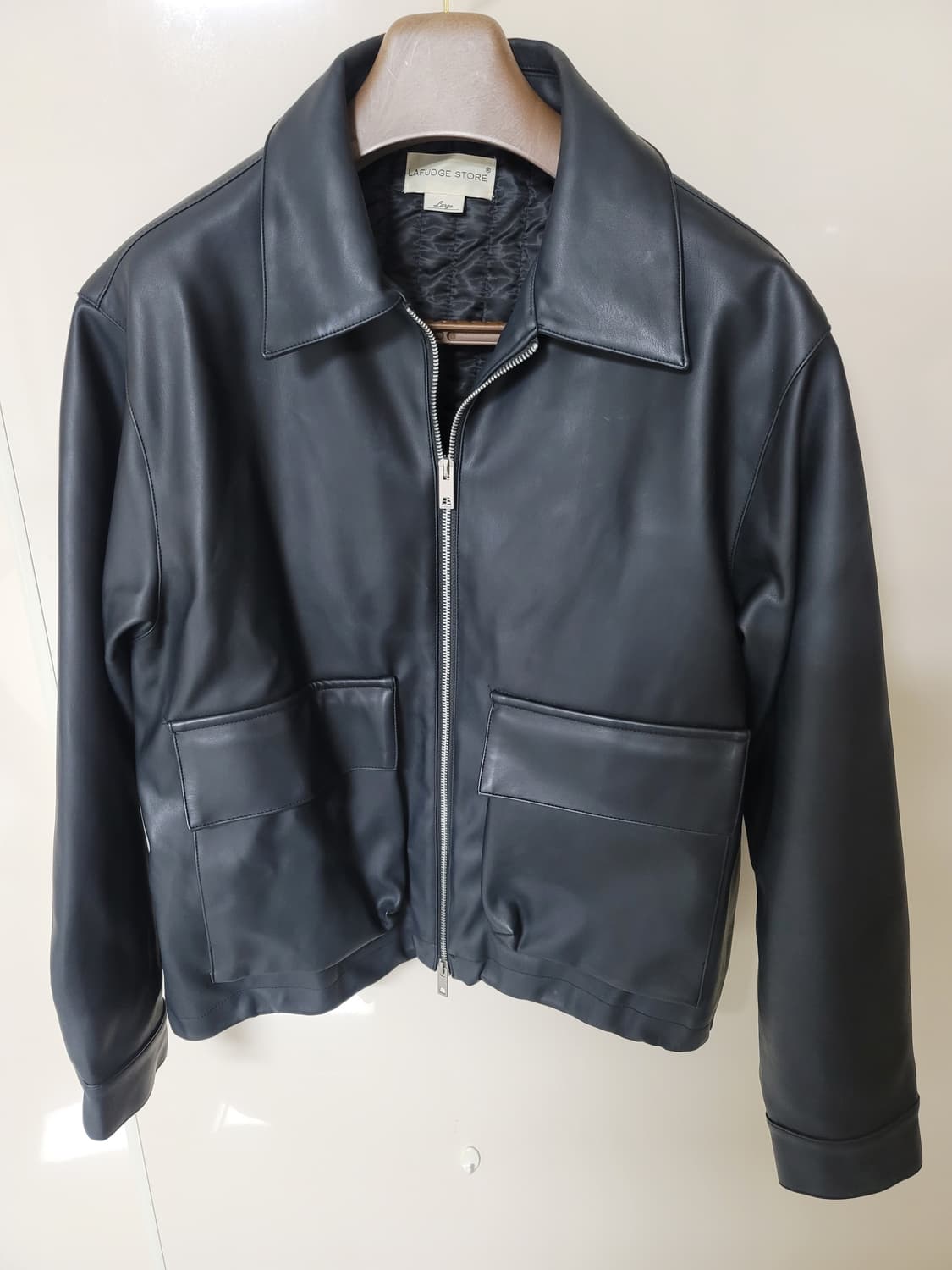 라퍼지스토어 버핑 가죽자켓 무광블랙 L 105정사이즈 상태굿
 상품이미지1