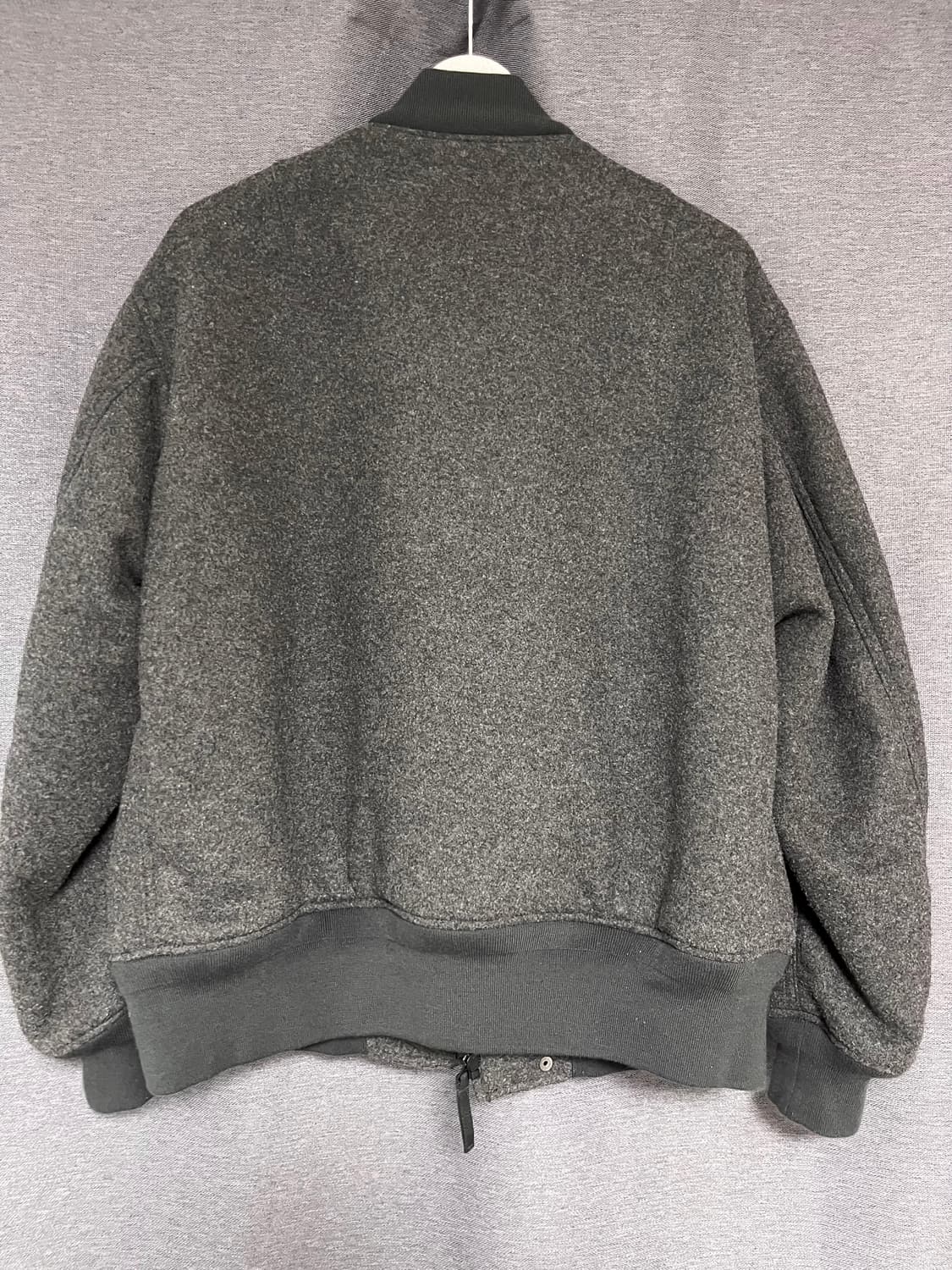 엔지니어드 가먼츠 x 유니클로 퍼프테크 숏 블루종 다크 그레이 상품이미지2