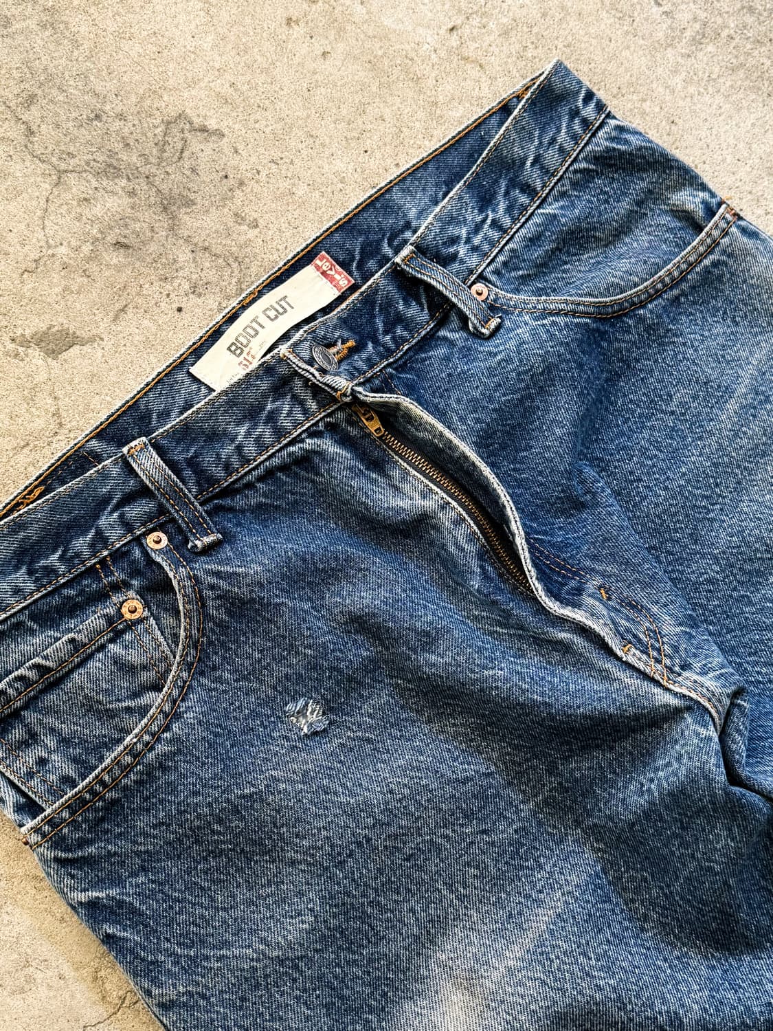 Vintage Levi’s 517 Bootcut Denim Pants 상품이미지4