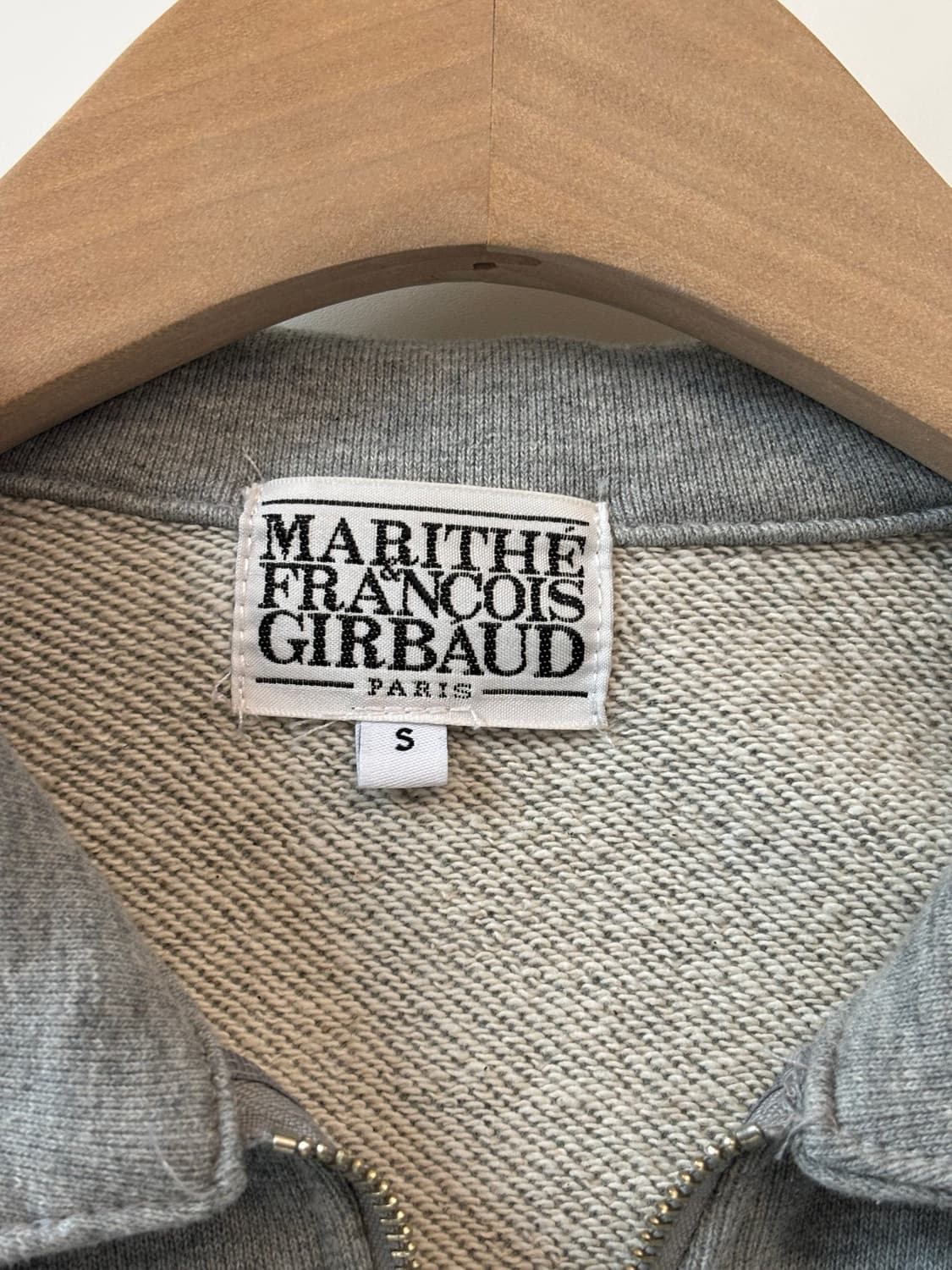 MARITHE 마리떼 프랑소와저버 그레이 크롭 카라 맨투맨  상품이미지3