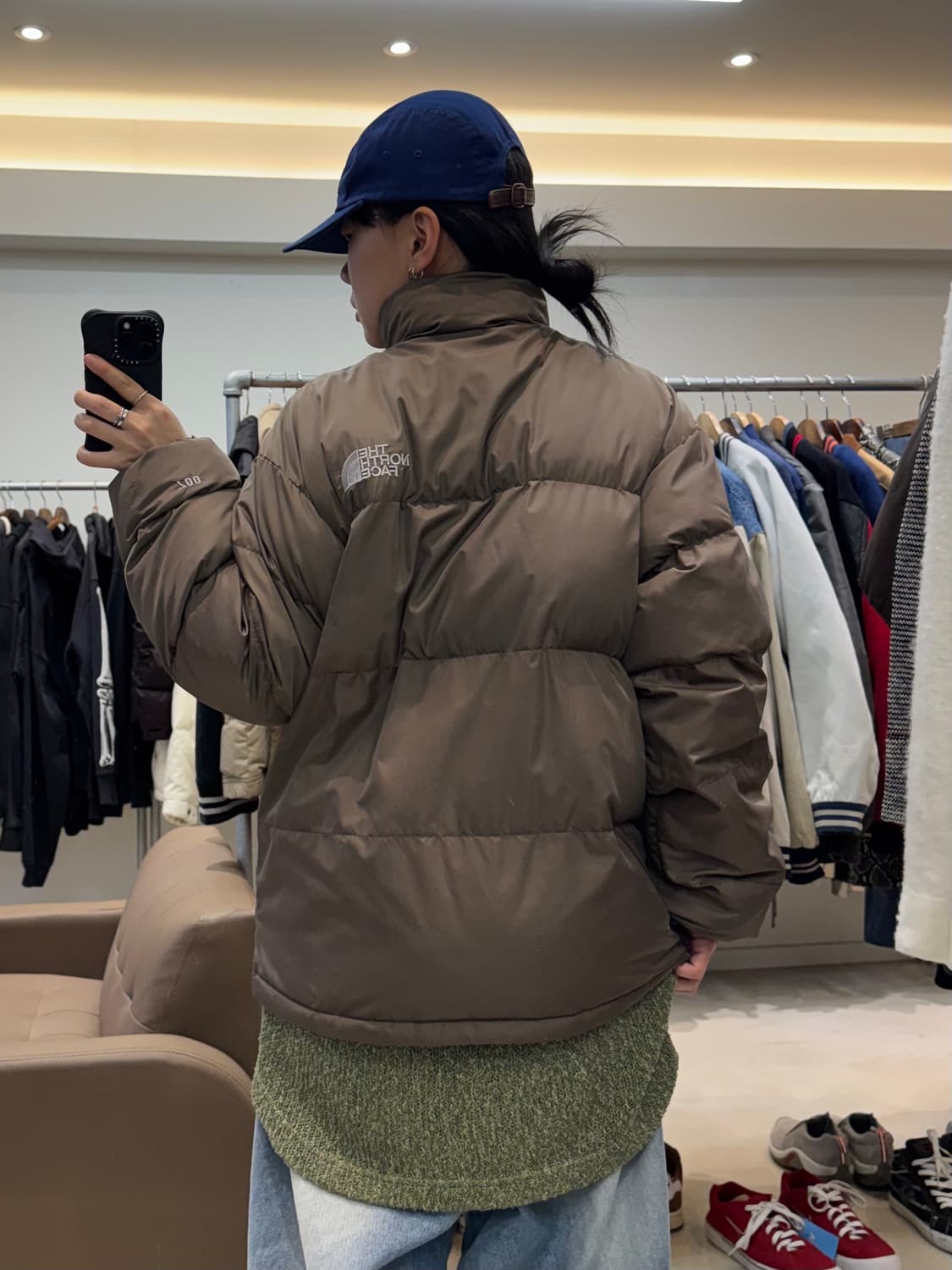 노스페이스 켄달 제너 브라운 700 눕시 상품이미지6