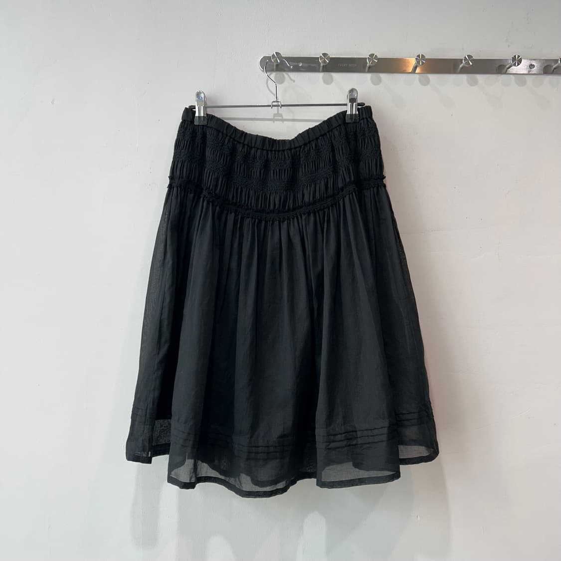 블랙 프릴 미디 스커트 상품이미지3