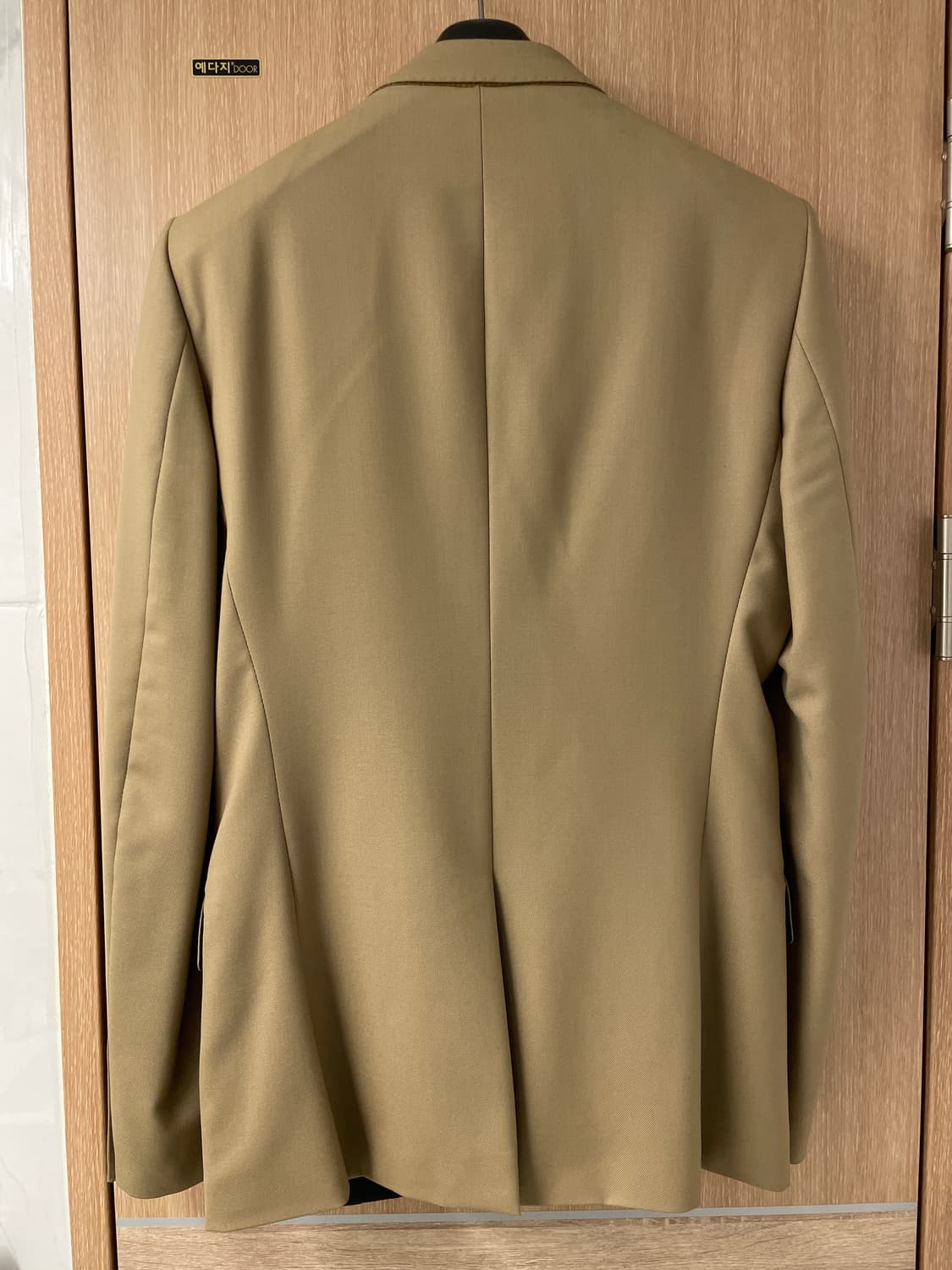 ZARA Concaved Shoulder Carmel Blazer 상품이미지4