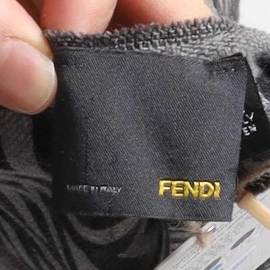 펜디 Fendi Zucca Pattern Wool Scarf 
 상품이미지4