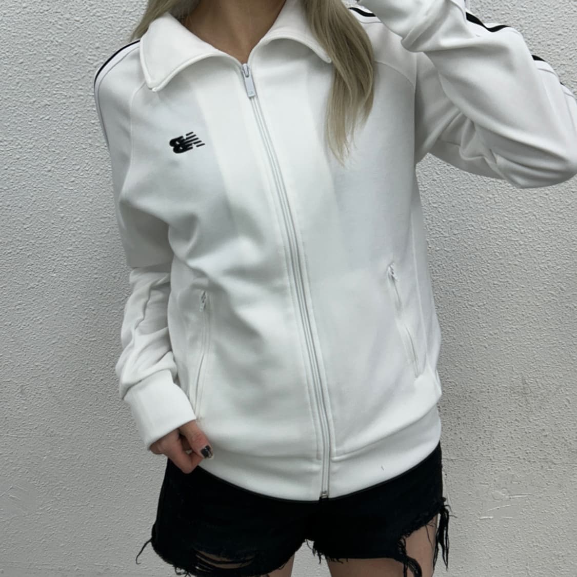 뉴발란스 블랙라인 화이트 트랙탑 95 상품이미지1