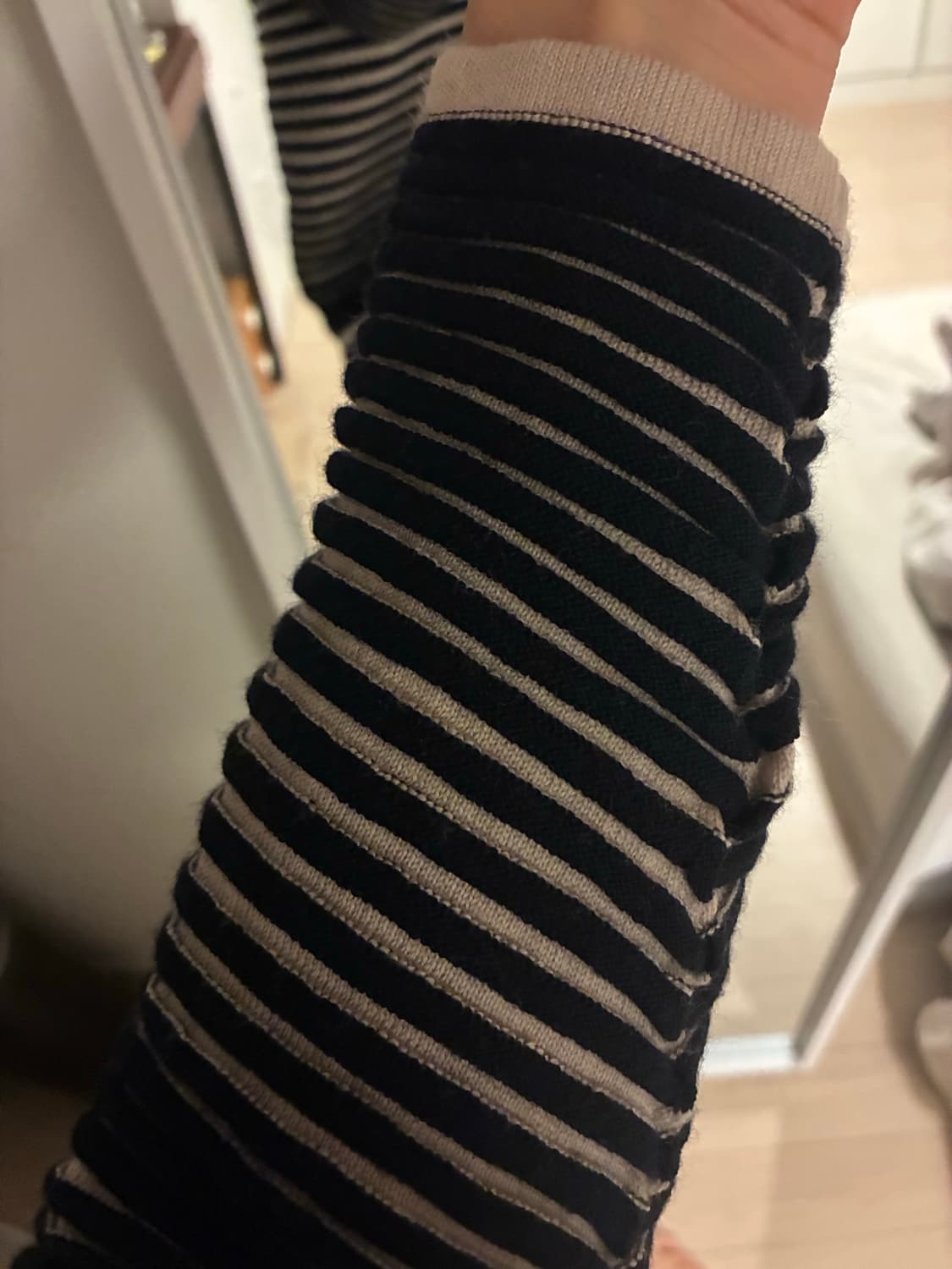 Cos 독특하게 늘어나는 줄무늬 탑 스몰~미디엄 상품이미지3