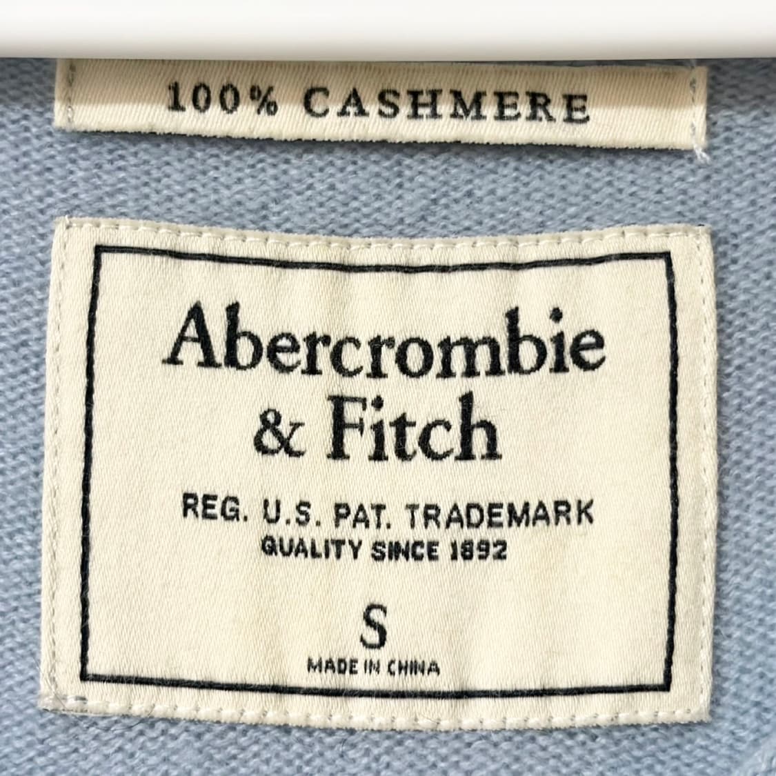 <가격 고정> 아베크롬비 하늘색 니트 브이넥 롱슬리브 상품이미지2