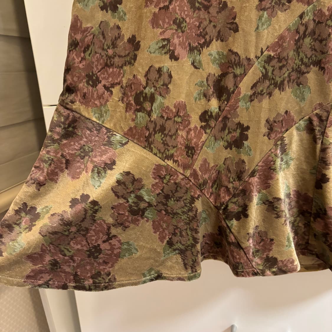 브라운 플라워 스웨이드st 벨벳 스커트 38사이즈 상품이미지4