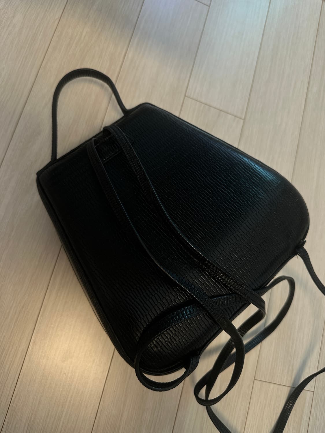 아카이브앱크 쉘틴 백팩 리자드 블랙 상품이미지2