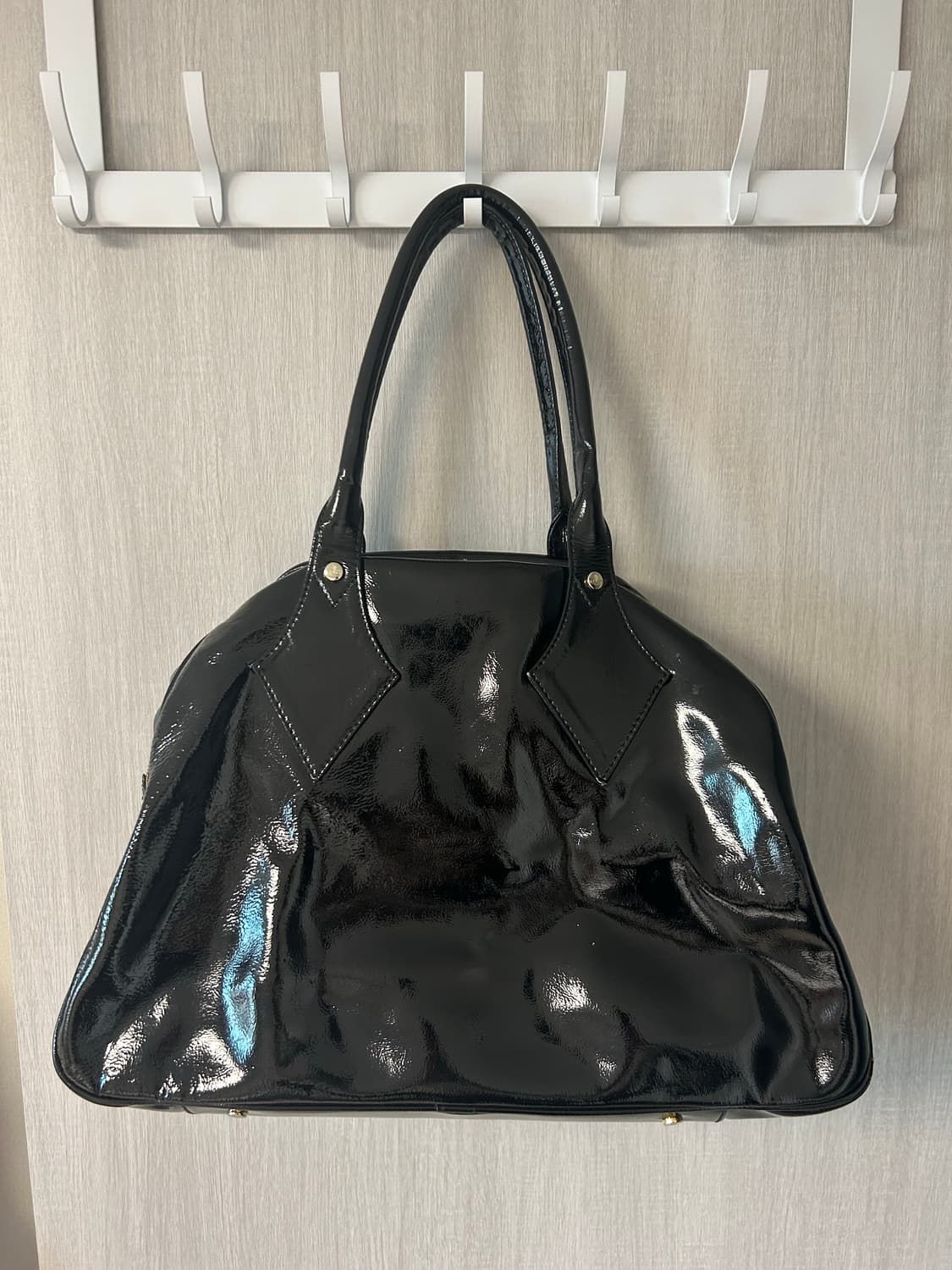 비비안웨스트우드 에나멜 종가방 숄더백 토트백 상품이미지2