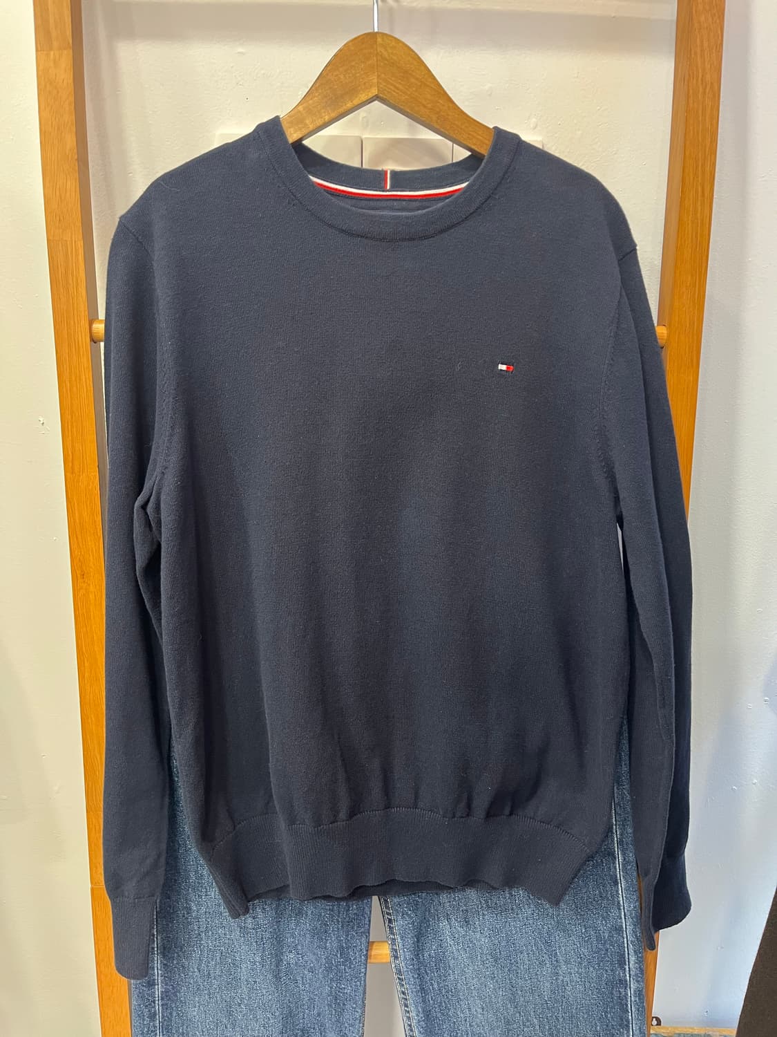 타미힐피거 네이비 라운드넥니트 상품이미지1