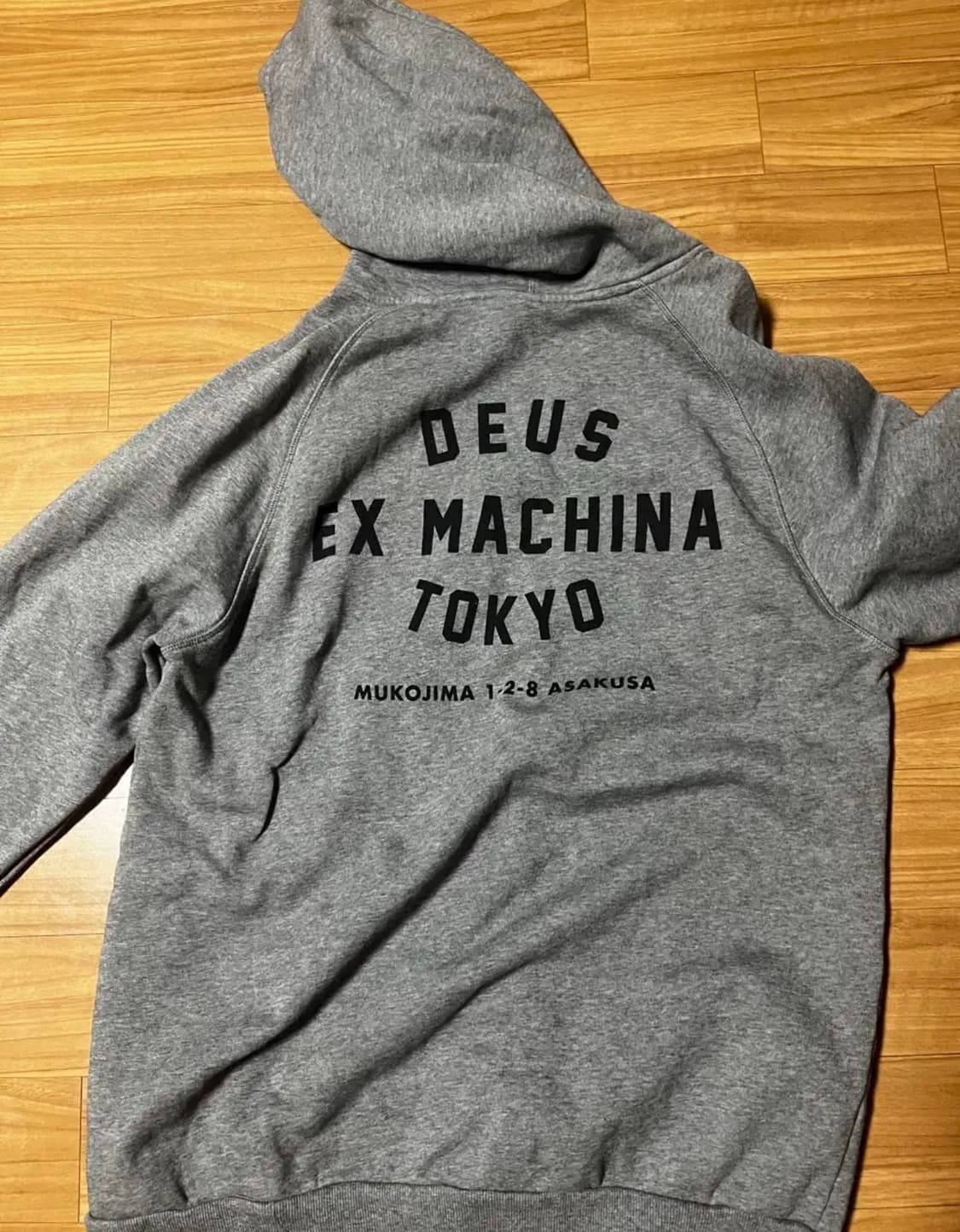 데우스 엑스 마카나 도쿄 후드티 상품이미지2