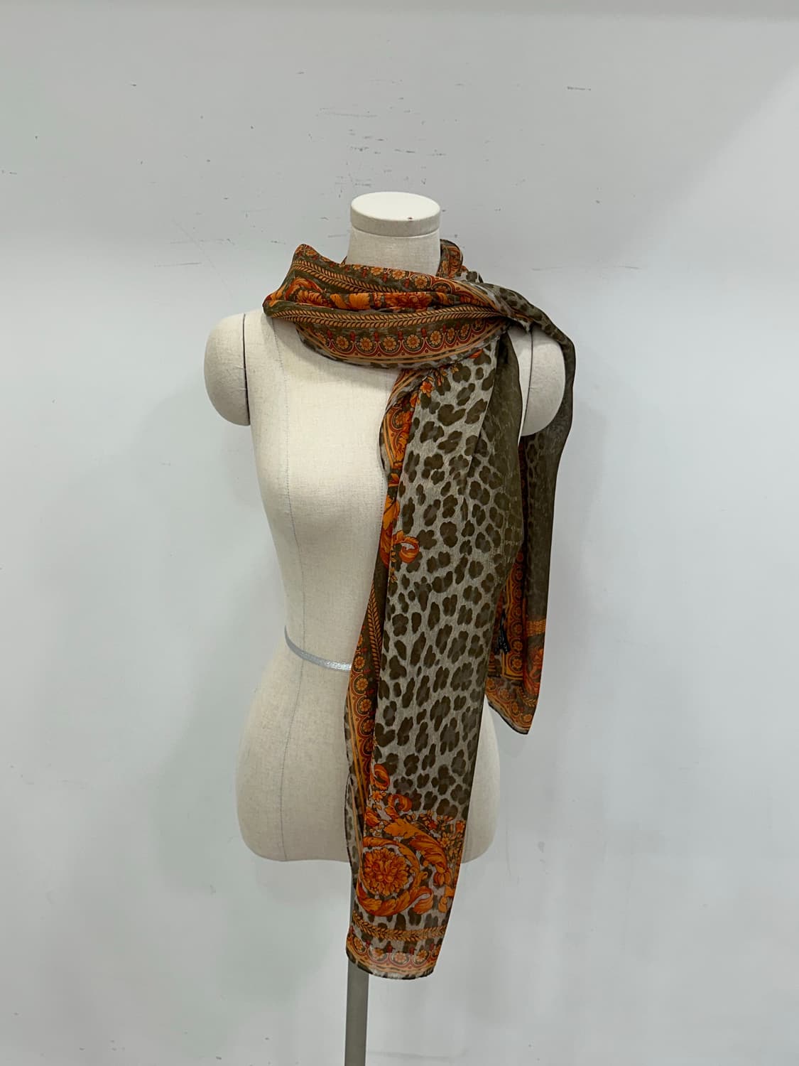 베르사체 실크 숄 머플러 상품이미지4