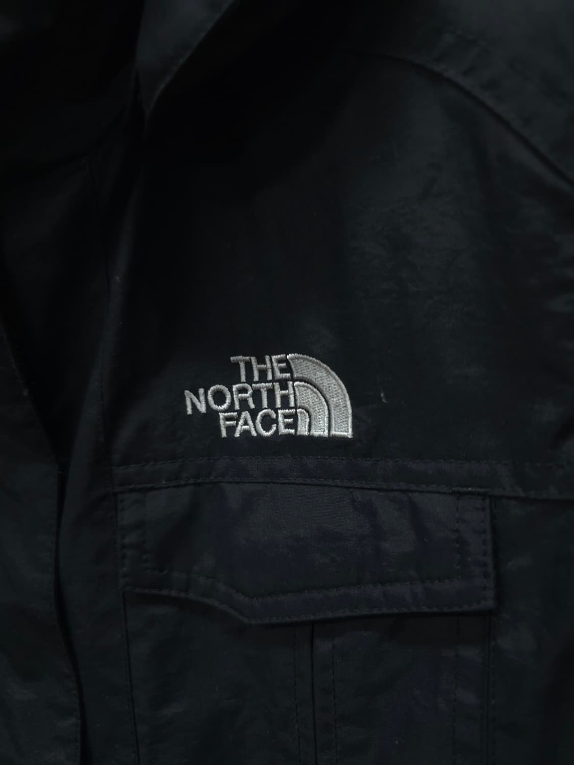 노스페이스 여성 블랙 후드 필드 바람막이 자켓 (85사이즈) 상품이미지3