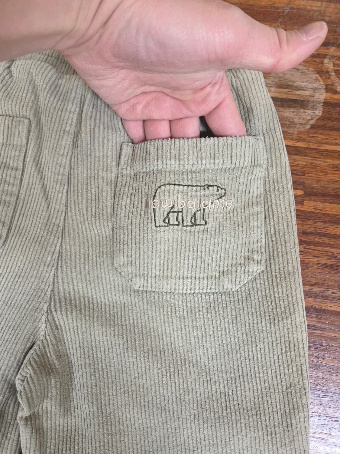 뉴발란스 키즈 핀턱 코듀로이 밴딩팬츠 130 상품이미지3