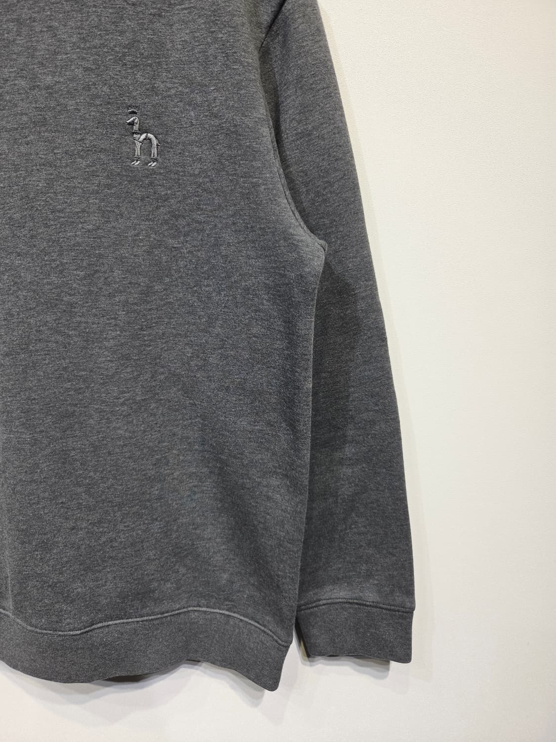 HAZZYS 헤지스 시그니처 자수 로고 기모 맨투맨 상품이미지5