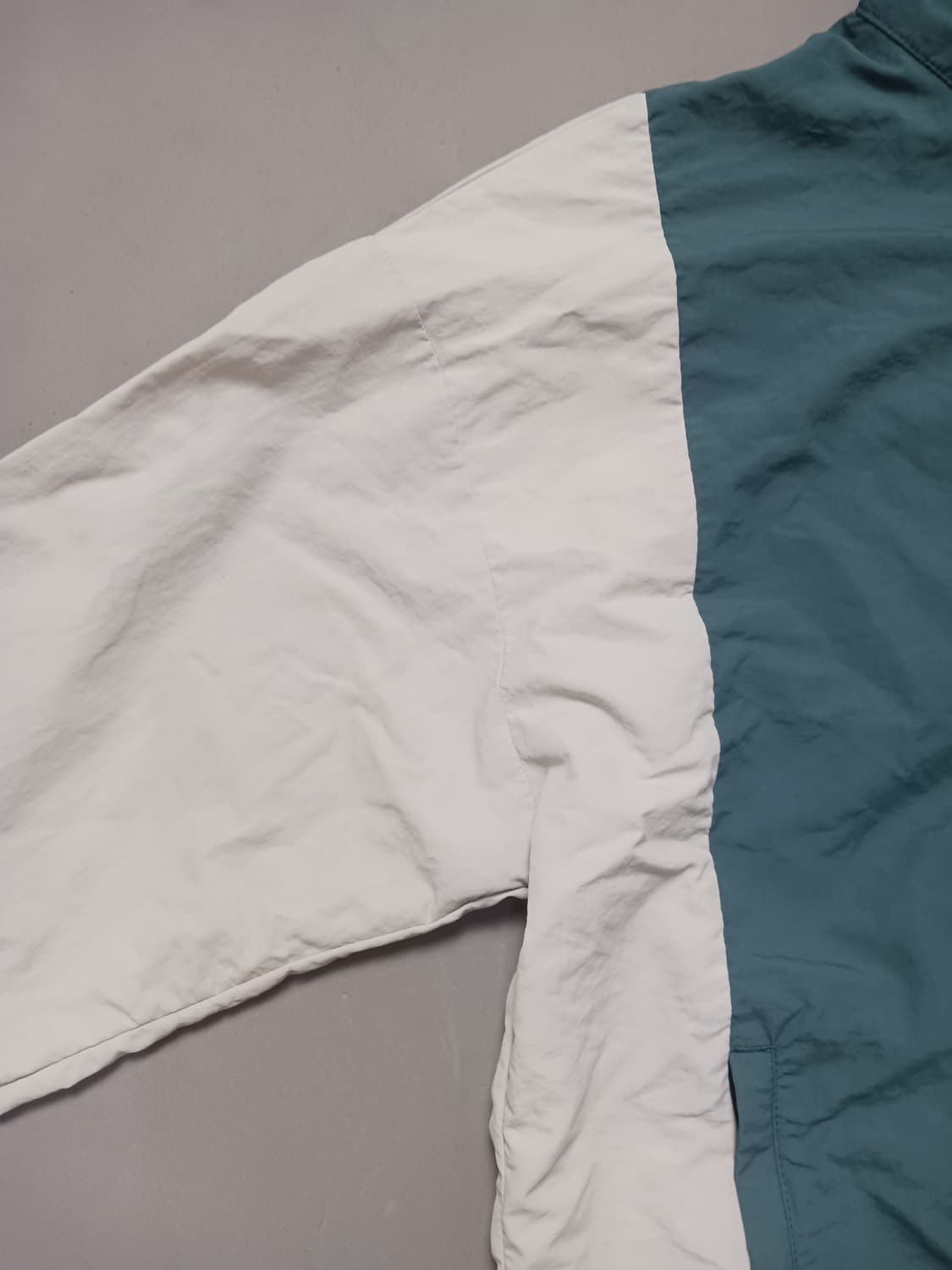 [100] DLX Trespass 투톤 경량 바람막이 자켓 상품이미지3