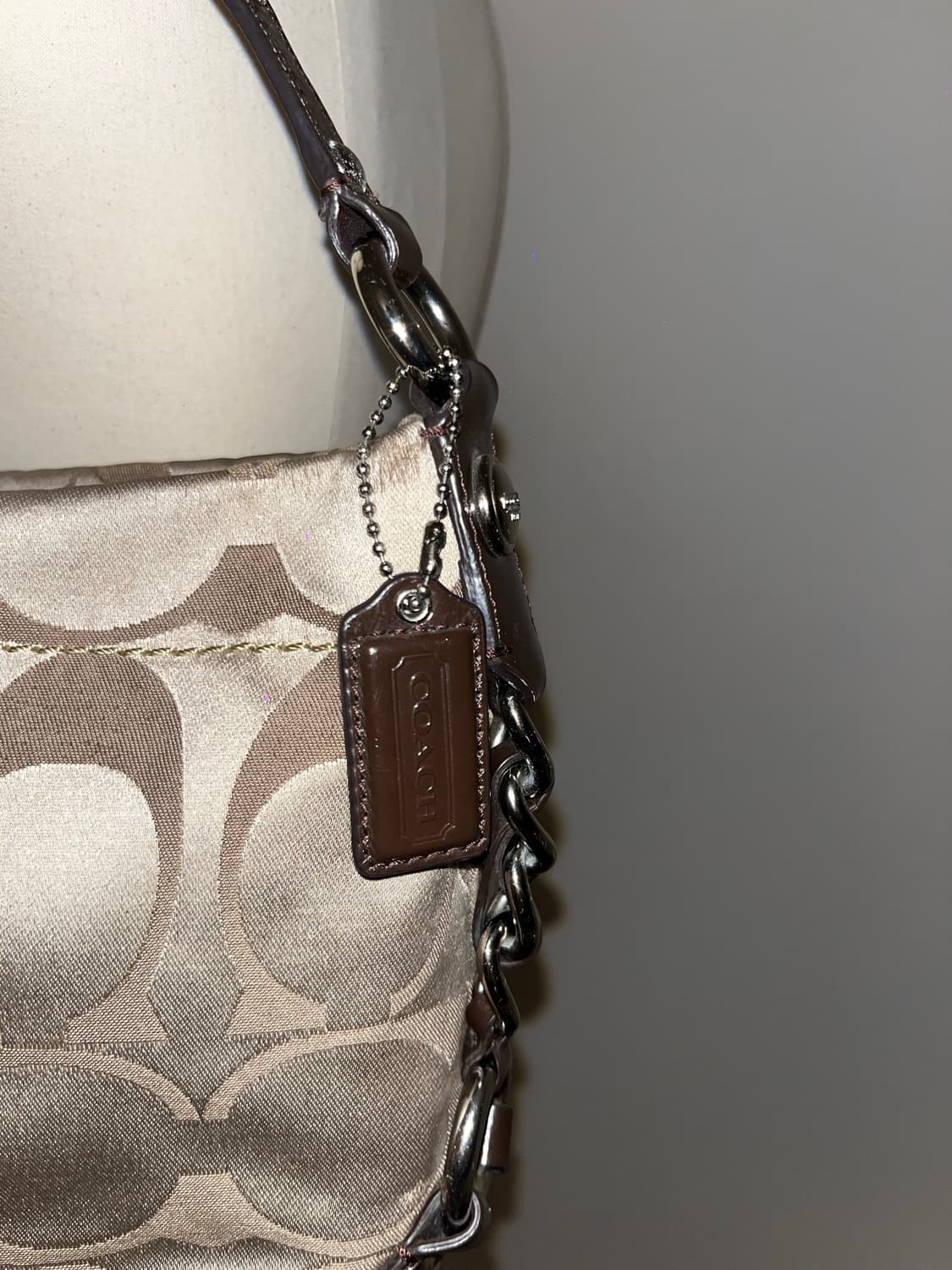 Coach Baggy Square Shoulder Bag 상품이미지4