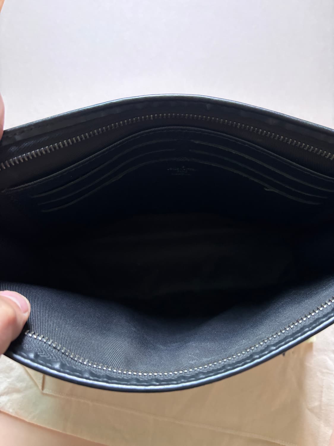 루이비통 모노그램 클러치 블랙 상품이미지4