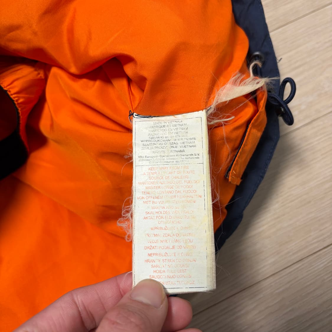 나이키 90s 올드스쿨 오렌지 스우시 네이비 푸퍼 패딩 상품이미지8