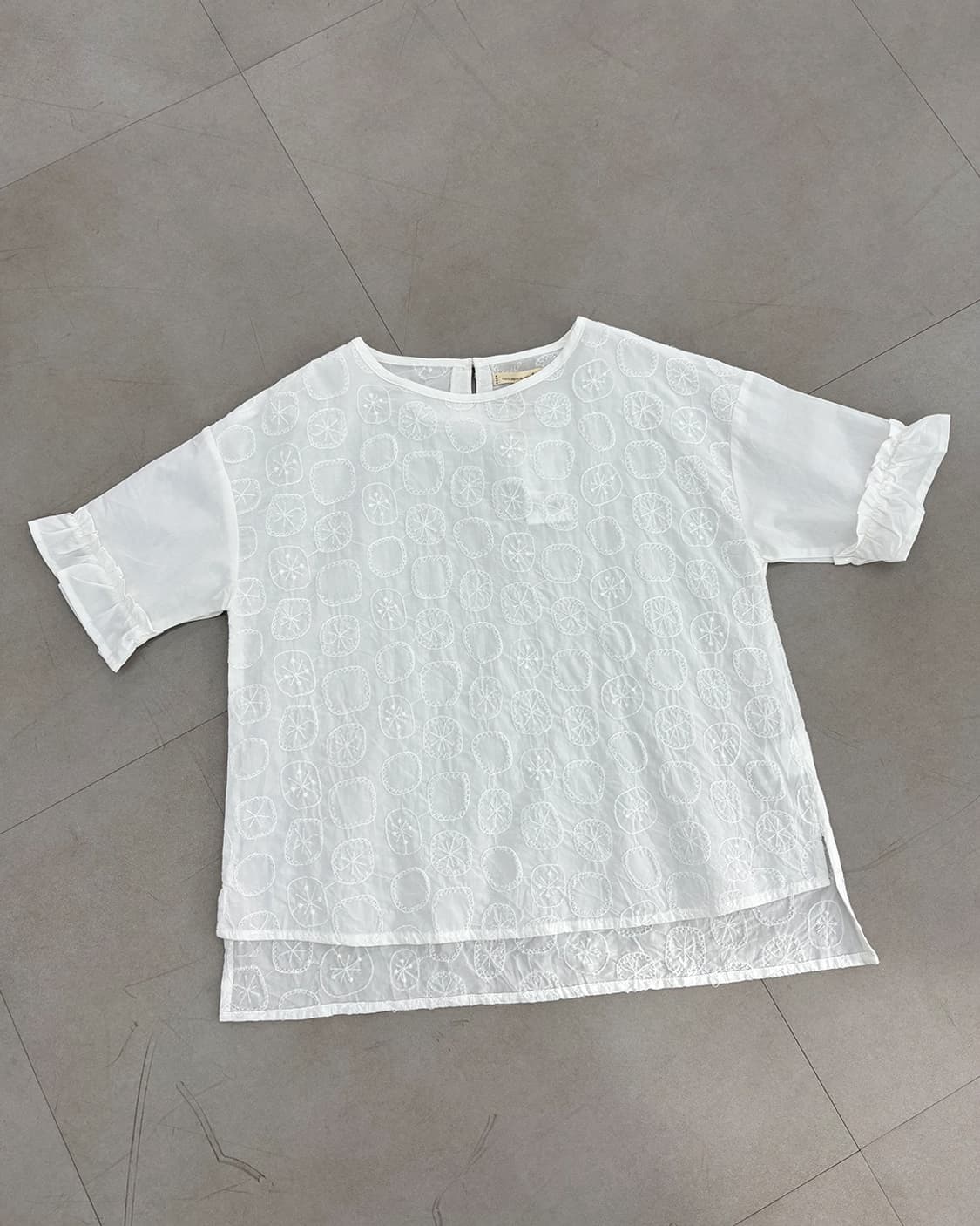 North Object de Petit 도트 자수 반팔 블라우스 상품이미지1