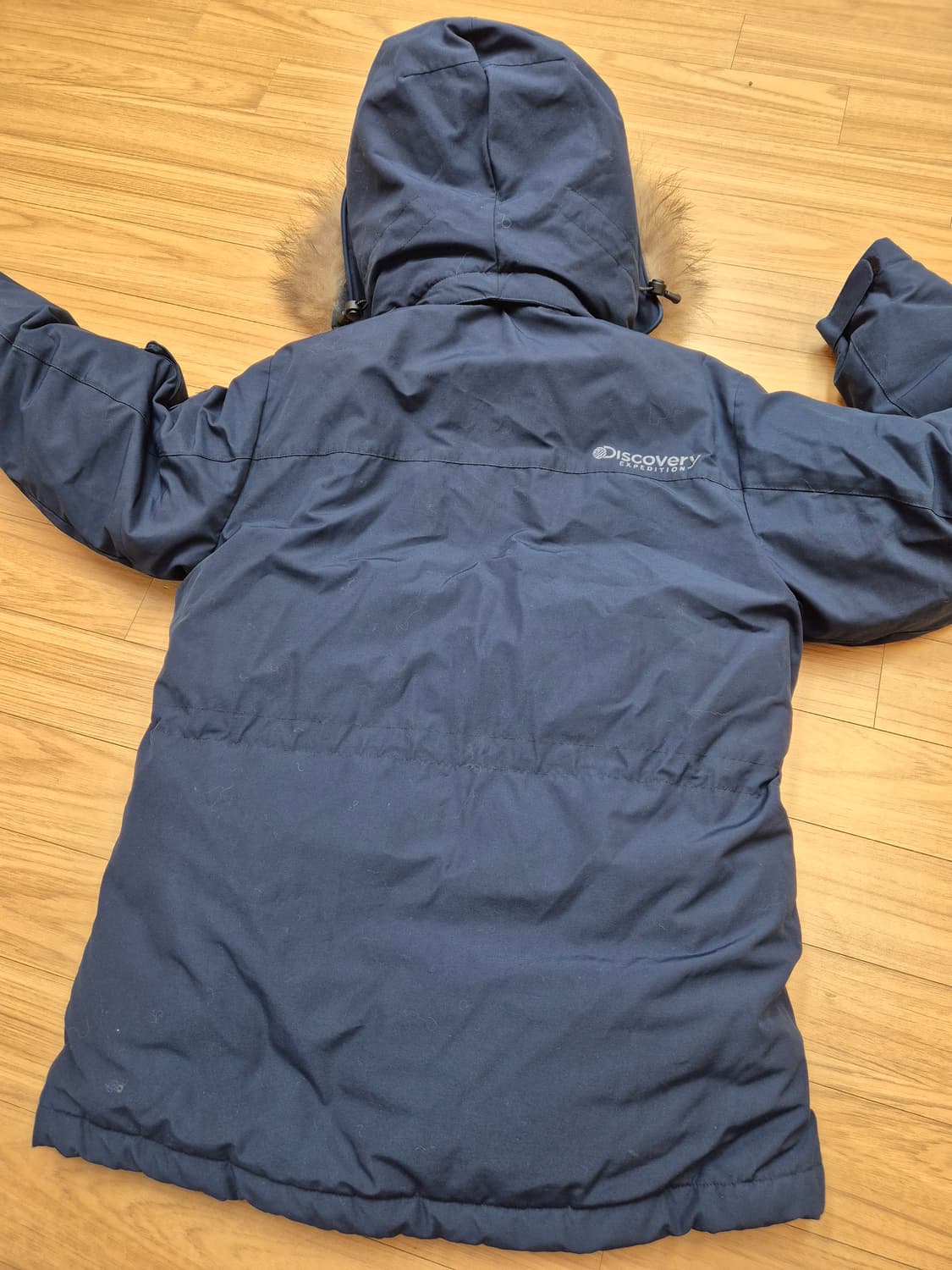 디스커버리 익스페디션 남성 패딩 네이비 색상입니다. 95 사이즈이고, 넉 상품이미지2