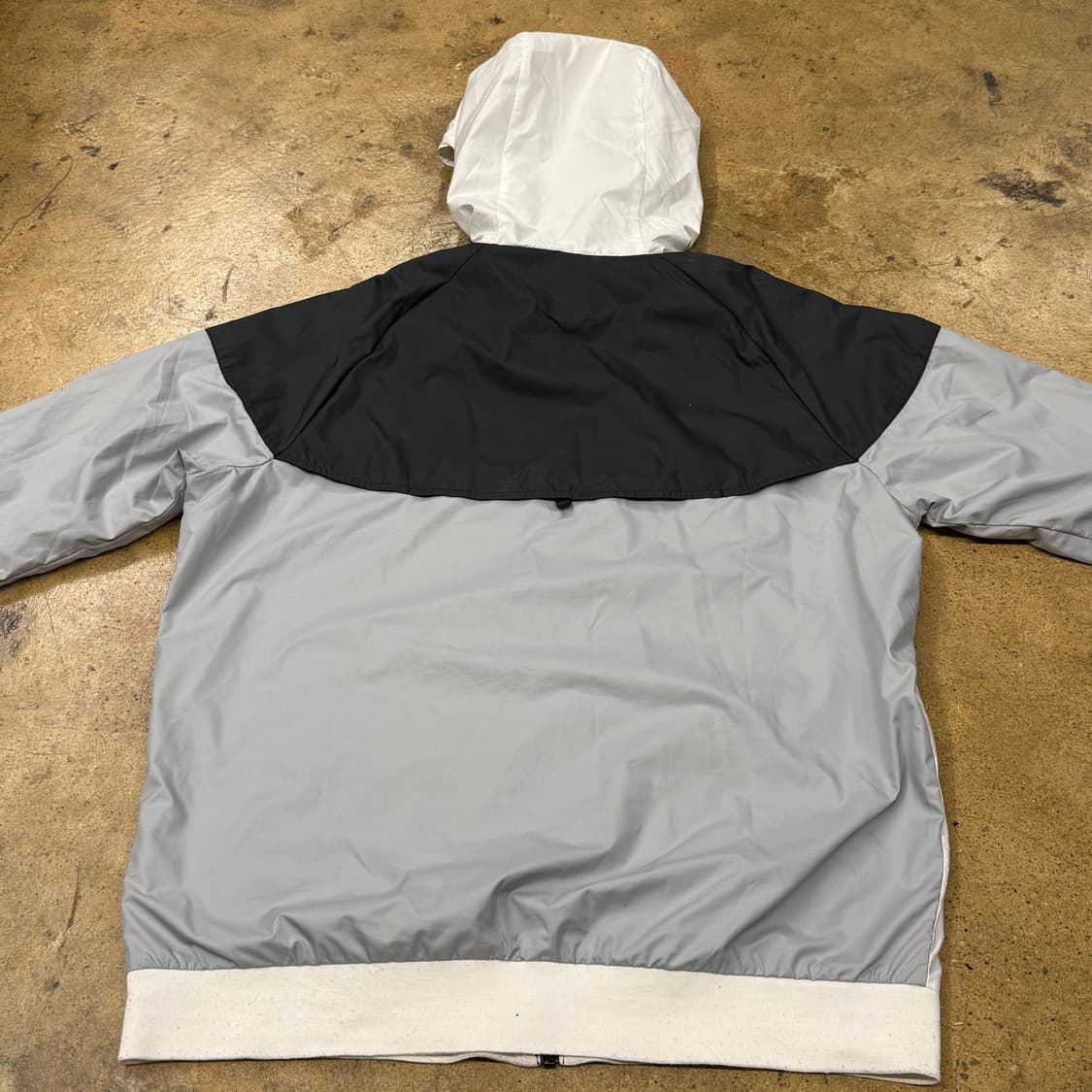 [정품/L] 나이키 바람막이 후드 블랙 화이트 그레이 b17 상품이미지4