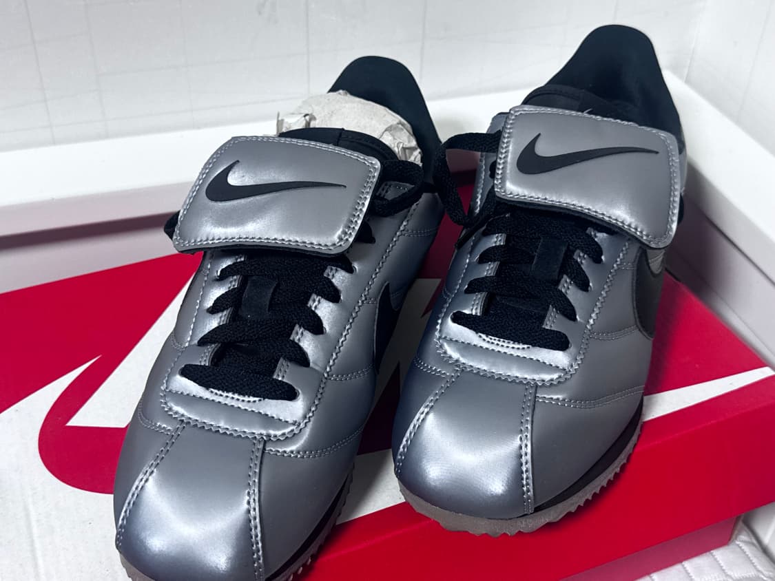 나이키 코르테즈 메탈릭 250 상품이미지2