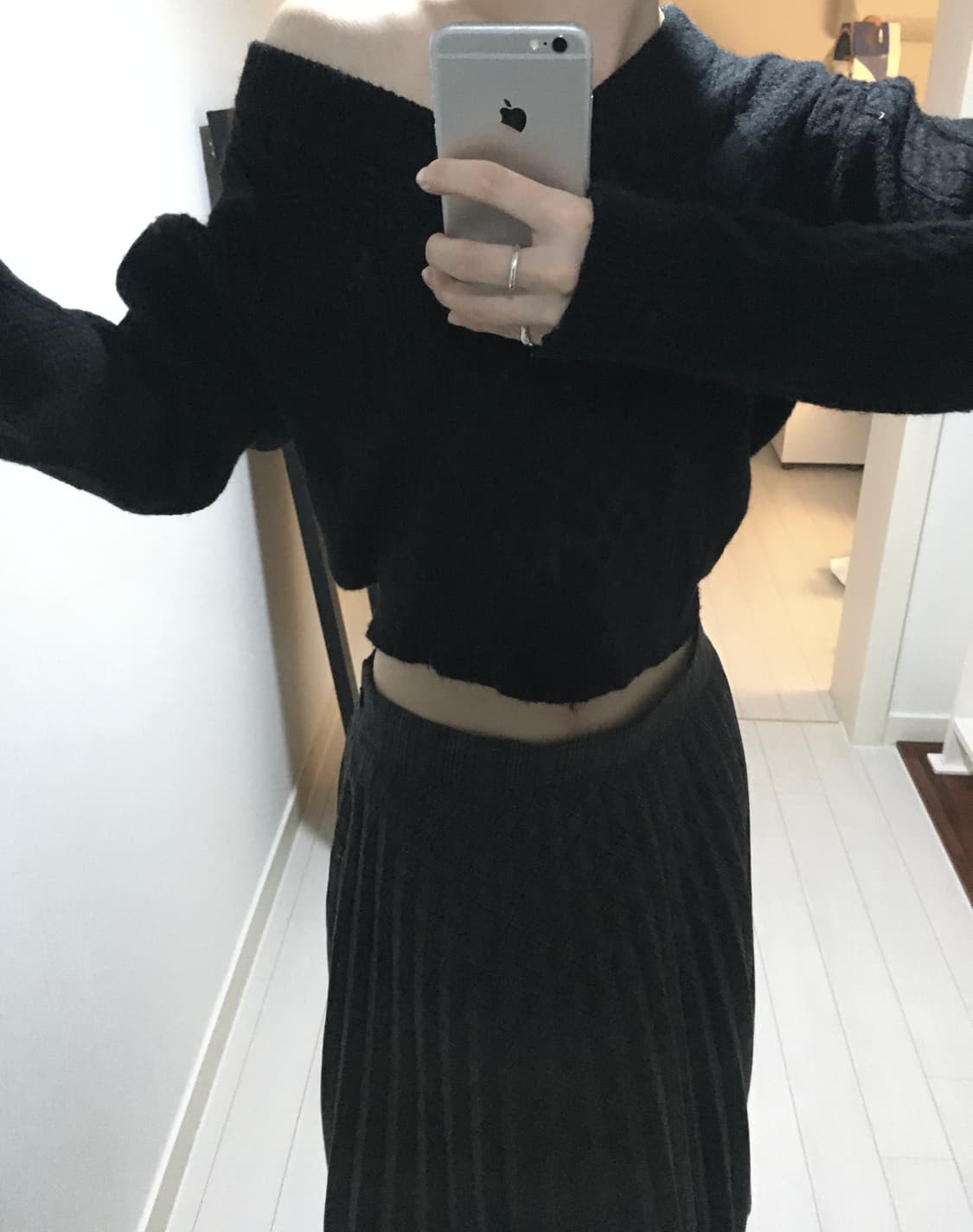 앞뒤 반전 아이보리 리본 디테일 니트♣️ 상품이미지2