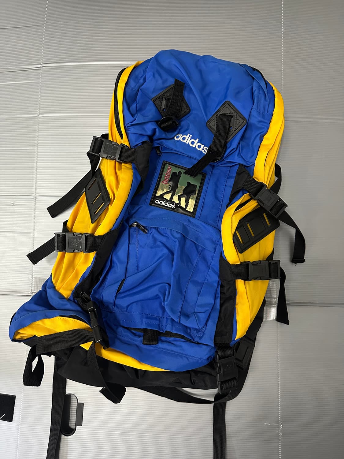 아디다스 올드스쿨 백팩 가방 블루 옐로우 상품이미지1