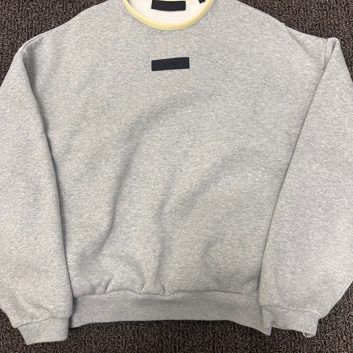 에센셜 피어오브갓 기모 맨투맨 그레이 XS 상품이미지4