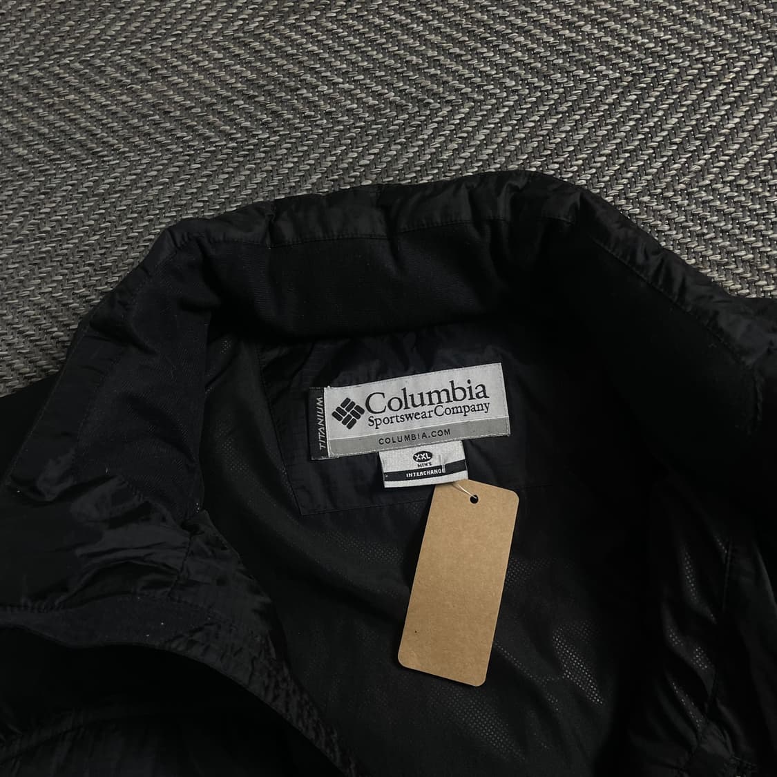 컬럼비아 USA 티타늄 투웨이 구스다운 베스트 블랙o 4629 상품이미지4