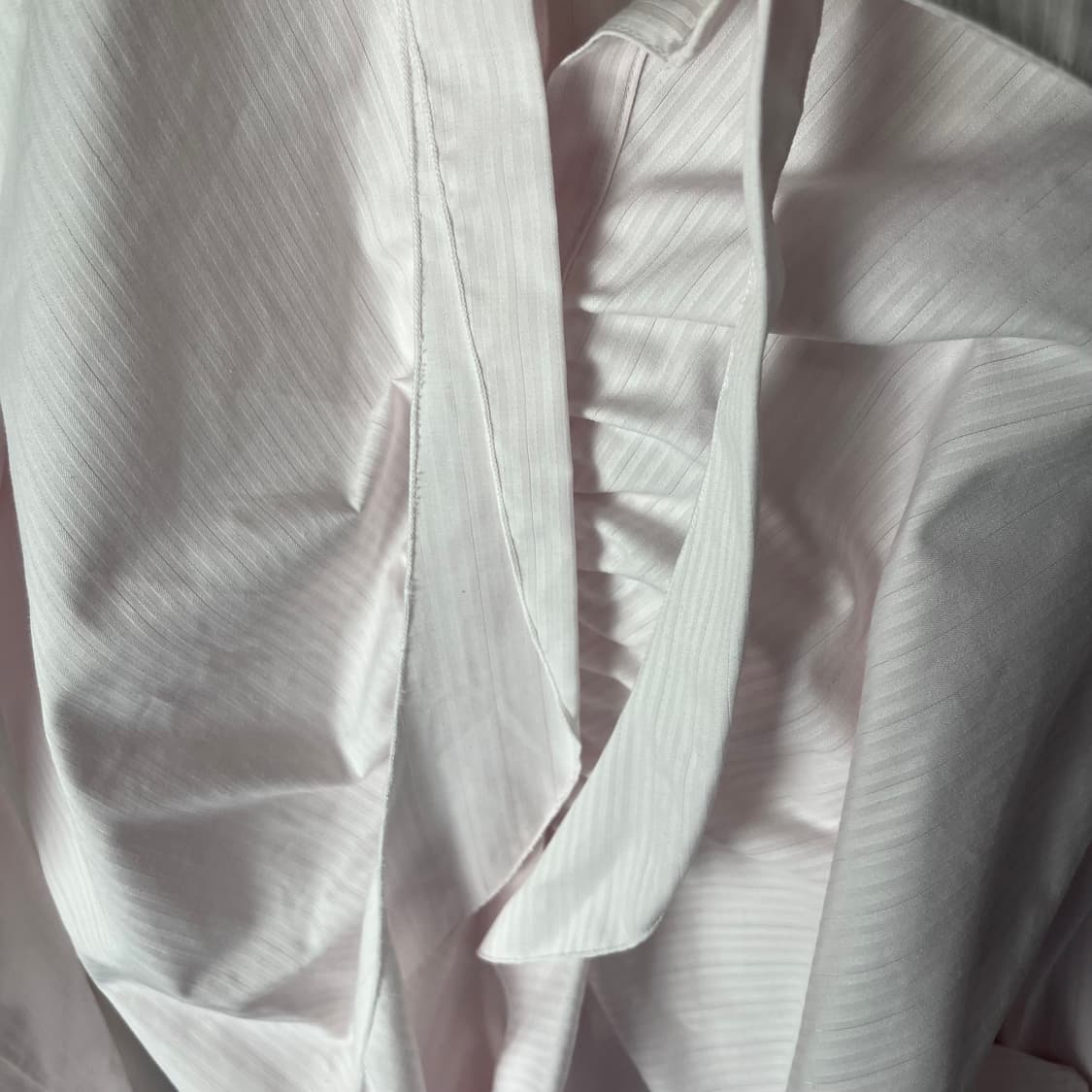 [JPN] 드레이프 음각 스트라이프 블라우스 상품이미지4