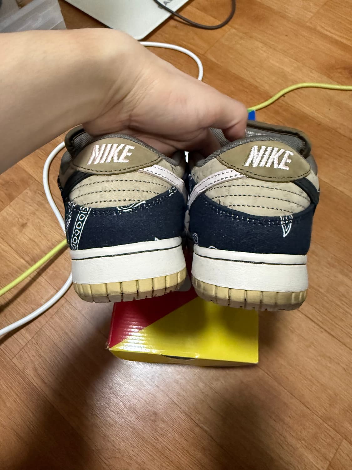 [250] 나이키 x 트래비스 스캇 SB 덩크 로우 상품이미지7