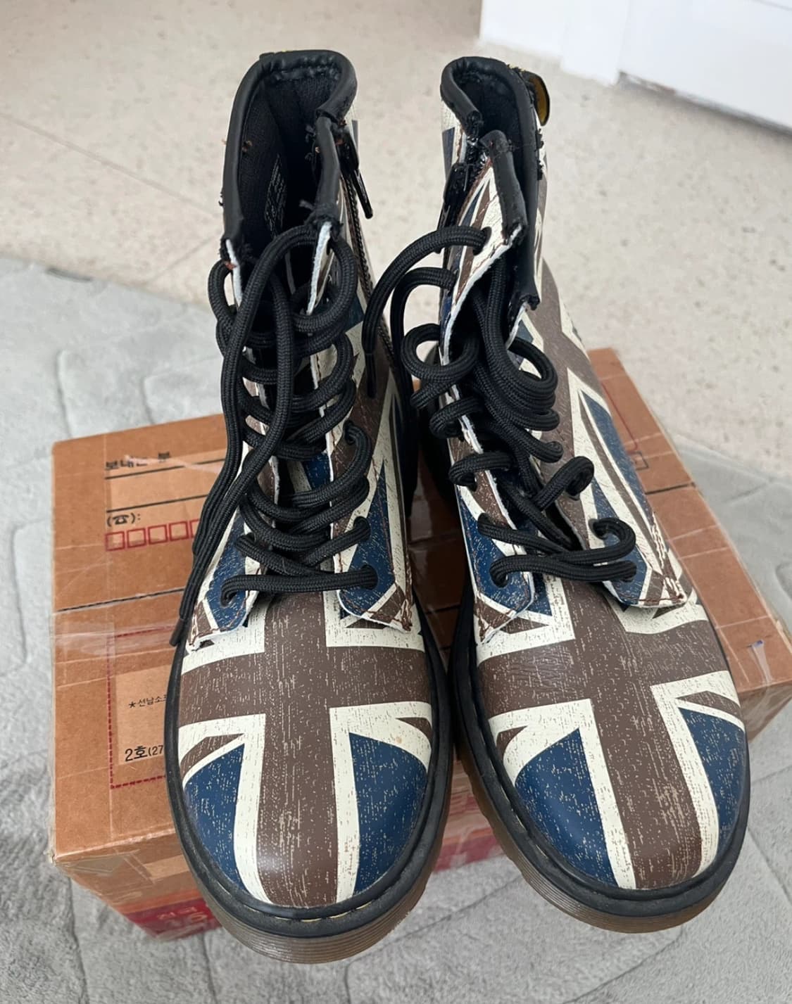 닥터마틴 DELANEY 유니언잭 부츠 상품이미지2