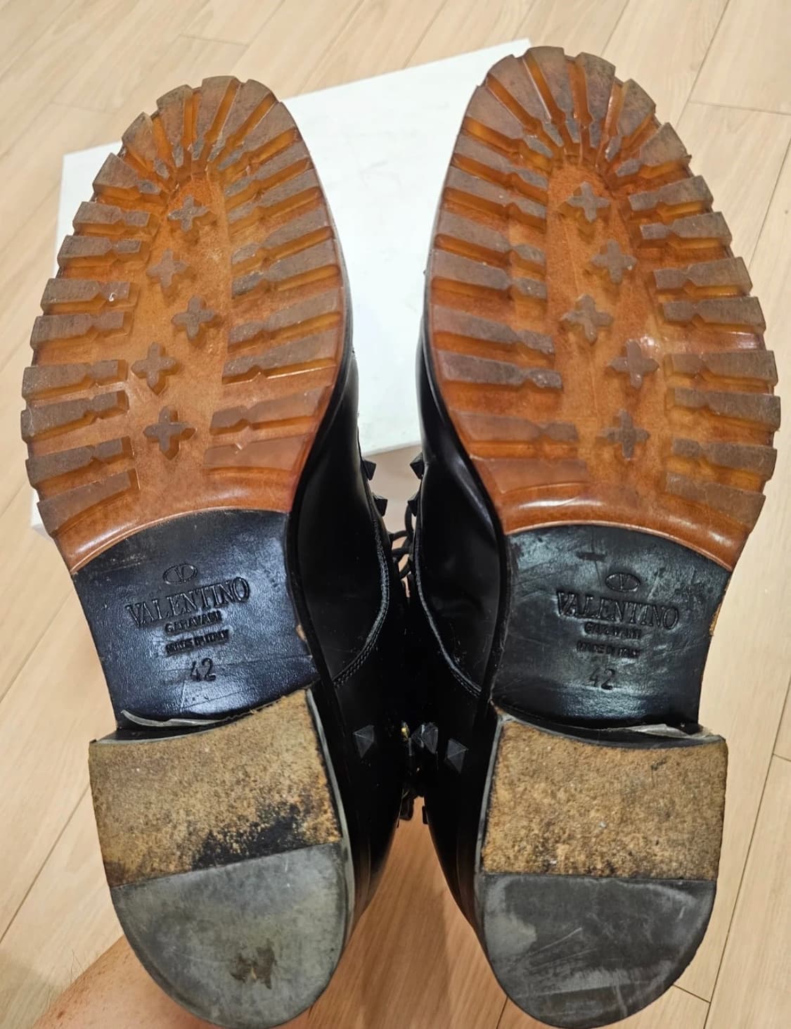 발렌티노 락스터드 앵클 부츠 블랙 42 상품이미지7