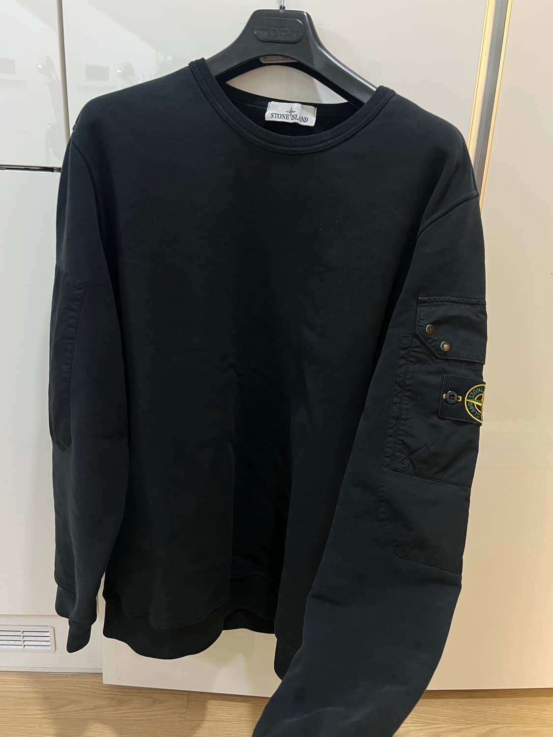 25fw 스톤아일랜드 포켓 맨투맨 2xl (새상품급) 상품이미지1